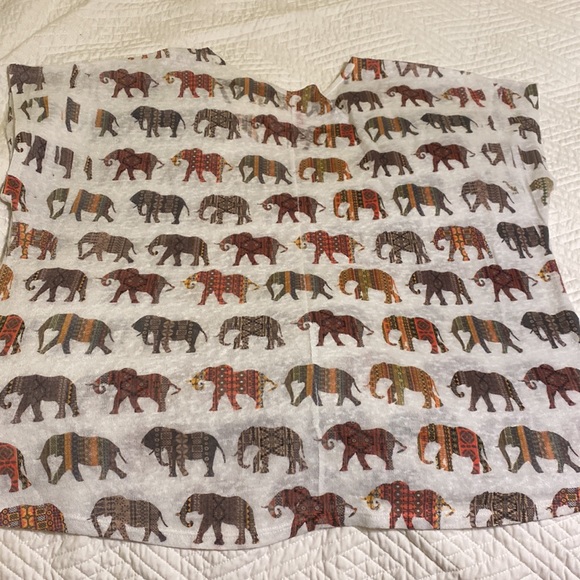 Plus Size Elephant Dolman Top - Picture 3 of 6